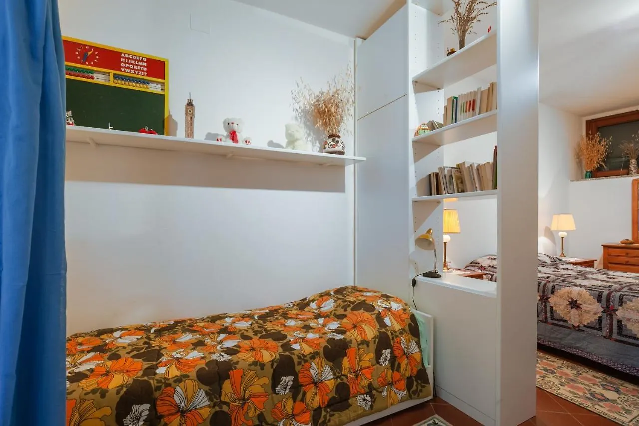 Volastra Cozy Apt - With Terrace & Seaview