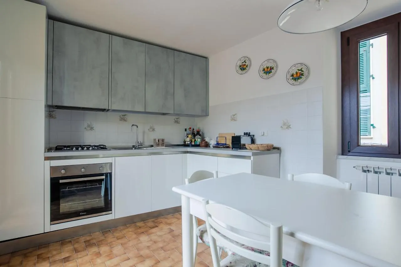 公寓 Volastra Cozy Apt - With Terrace & Seaview